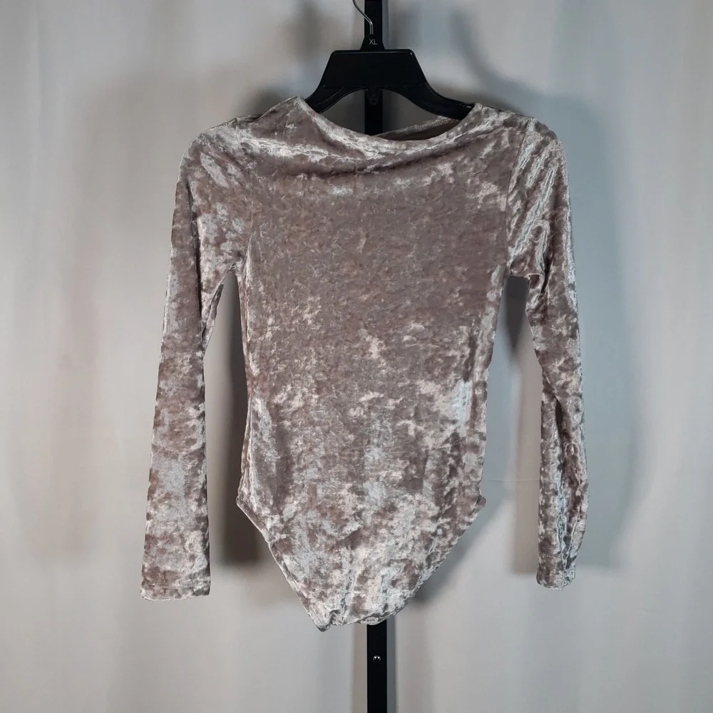 Zara Kids Cream Long Sleeve Crushed Velvet Bodysuit‎ SZ 13-14 (Youth)